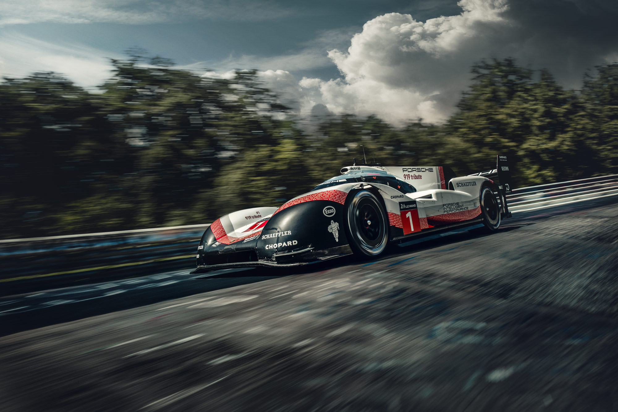 PORSCHE 919 HYBRID RECORD